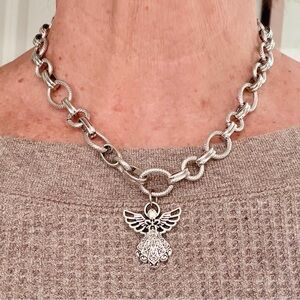 Elegant Chunky Chain Silver Angel Pendant Necklace